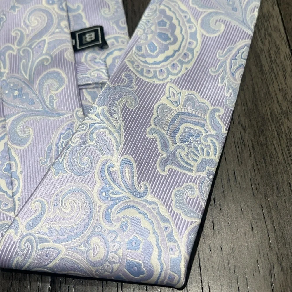 Mens Bacharach Paisley like 100% silk tie